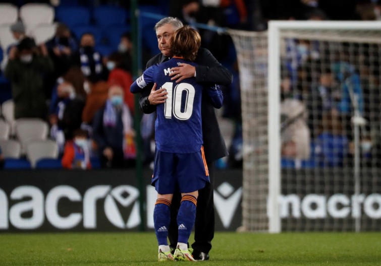 EMOCIJE U MADRIDU "Bernabeu" se oprašta od Modrića i Anćelotija - kraj jedne ere