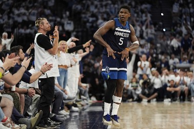 "VUKOVI" SE NE PREDAJU Minesota razbila Oklahomu i vratila se u život