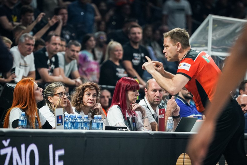 OVO SE NEĆE DOPASTI "ZVEZDAŠIMA" Poznato ko će suditi meč Budućnost - Crvena zvezda