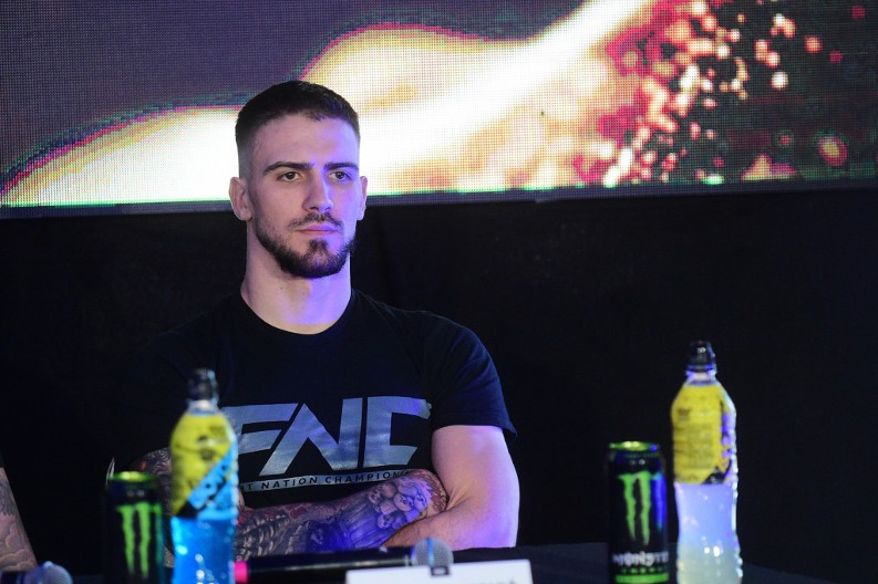 "PONEO ME JE USPEH, SLAVA, PARE I GLUPOSTI" Oglasio se Marko Bojković nakon brutalnog poraza od Janičića