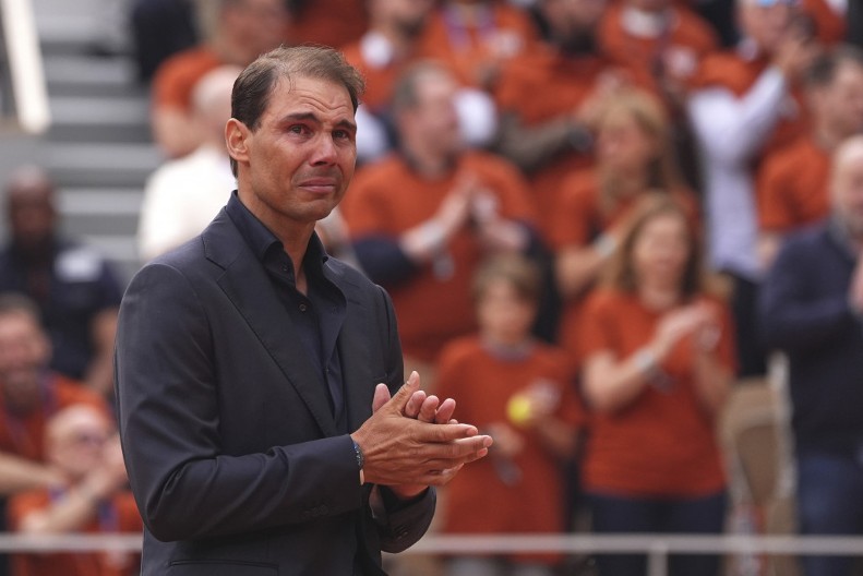 SUZE RAFAELA NADALA NA ROLAN GAROSU Španac nikad emotivniji u Parizu, njegova poruka odjekuje teniskim svetom