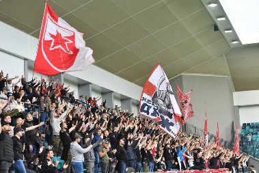 UPISAO SE ZLATNIM SLOVIMA U FUDBALSKU ISTORIJU Živeo u baraci pored "Marakane", bio igrač Zvezde i vicešampion Evrope, a sad slavi neverovatnu titulu