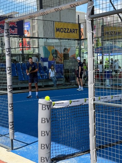 PADEL SPEKTAKL U BEOGRADU Završen prvi dan Saveznog padel turnira, slede polufinalne i finalne borbe (VIDEO)