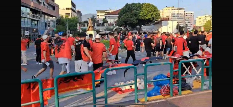 NOVA, ALBANSKA, SRAMOTA Na stadionu puštena pesma posvećena zločincu i osnivaču OVK! (VIDEO)