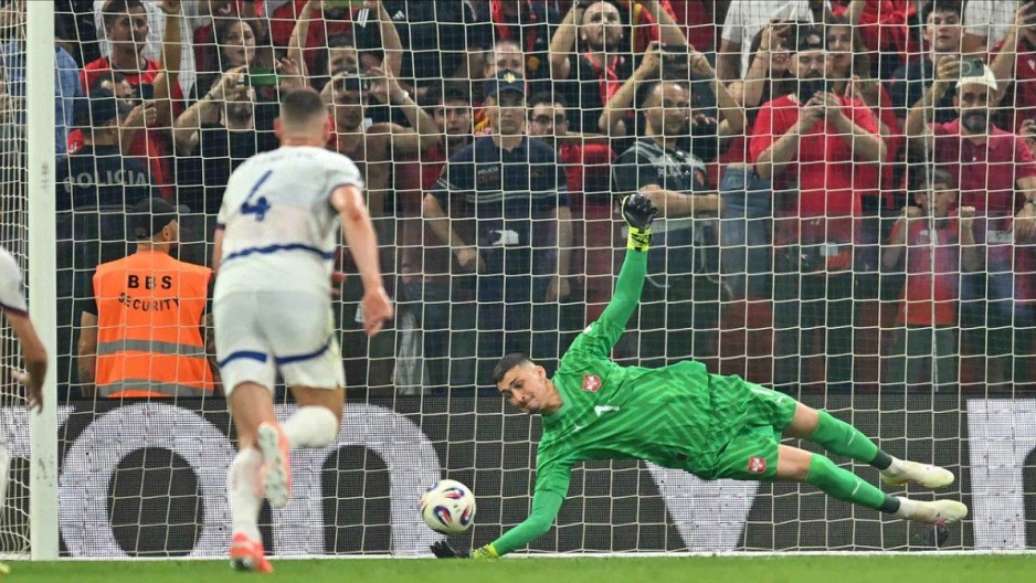 REAKCIJA KOJA OBILAZI EVROPU Komentator umalo zaplakao zbog promašenog penala Albanije (VIDEO)