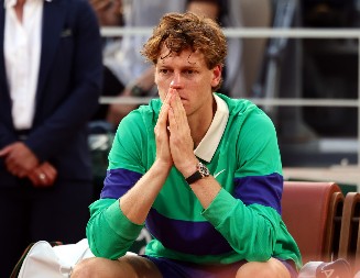 TENISKA PLANETA ŠOKIRANA Evo šta se dogodilo usred finala Rolan Garosa: Mnogi ne mogu da poveruju da se ovo ponovo desilo