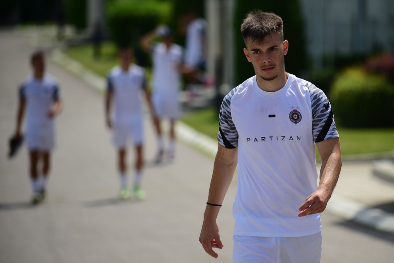 ZANIMLJIV TRANSFER U HUMSKOJ Partizan vratio bivšeg igrača, pa ga ekspresno poslao na pozajmicu
