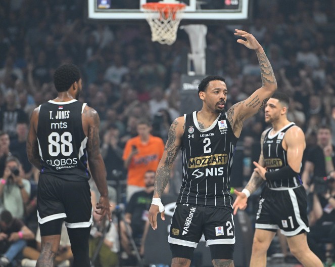 PARTIZAN JE NOVI REKORDER Crno-beli upisali još jedan uspeh, Zvezda diše za vratom