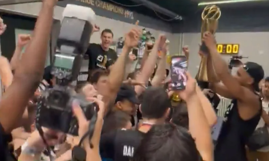 SJAJAN GEST KOŠARKAŠA PARTIZANA Duplo slavlje u Areni: Crno-beli klinci će ovo pamtiti čitav život (VIDEO)