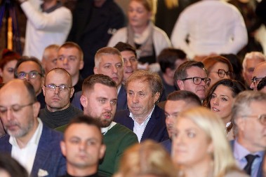 BIVŠI IGRAČ LIONA I LESTERA OPLEO PO SRPSKOM SELEKTORU: Išao na plažu, bilo ga je briga