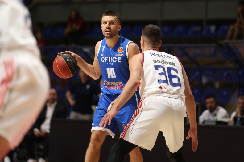 ZVIŽDUCI U "PIONIRU" SVE GOVORE Katastrofa Zvezde i ubedljiv poraz od Spartaka na startu polufinalne serije Superlige