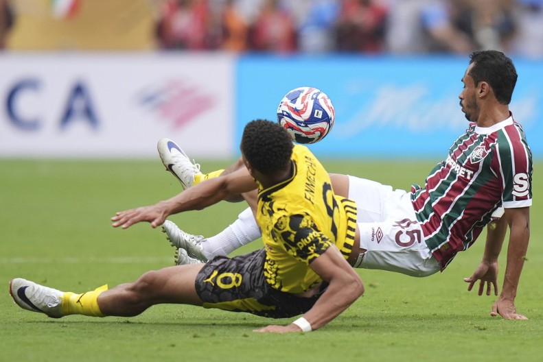 KOBEL SPASIO BORUSIJU Remi bez golova Fluminensea i Dortmunda