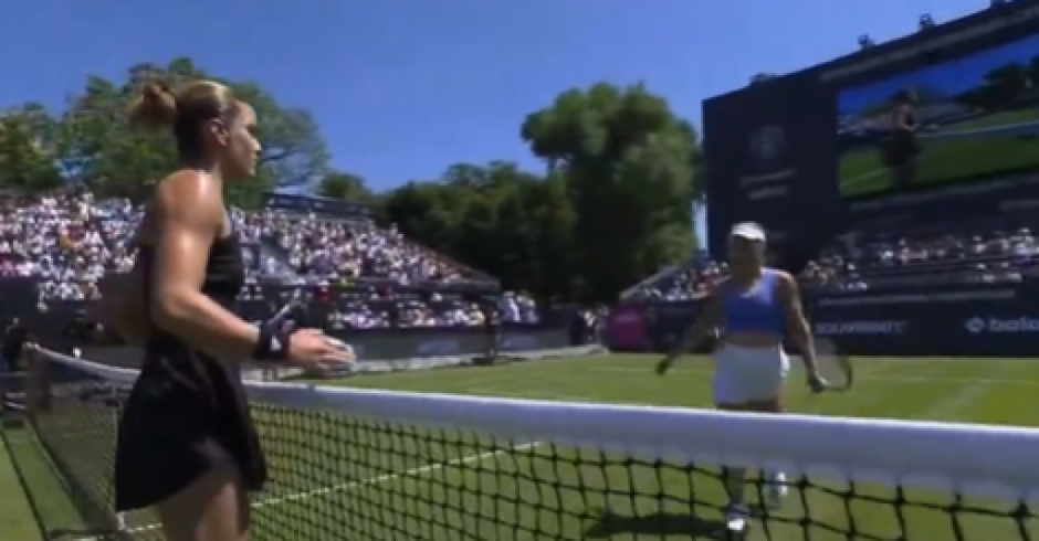 SKANDAL TRESE TENIS Haos na mreži, sve zbog rukovanja i gledanja u oči (VIDEO)