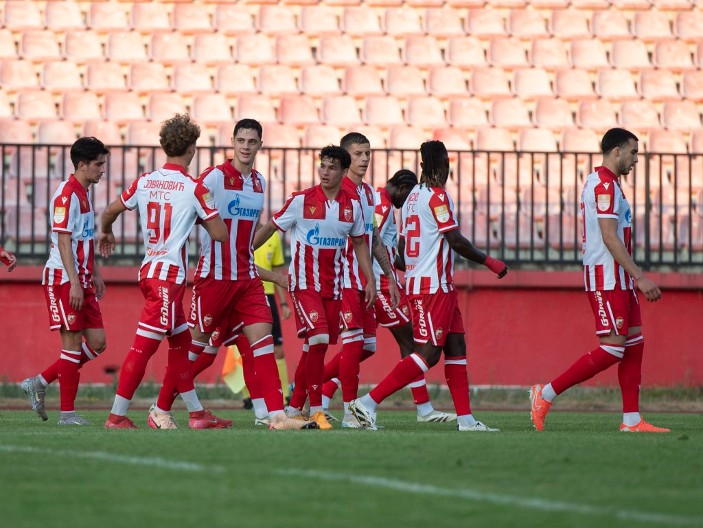 VELIKANI OBIGRAVAJU OKO "MARAKANE" Zvezda odbila 6 miliona za defanzivca, ali...