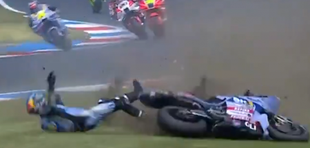 JEZIVE SCENE Pao čuveni motociklista, doživeo užasnu povredu (VIDEO)