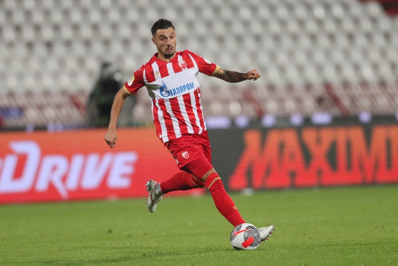 NAPALI GA ZBOG SPRSKE HIMNE Bosanci "udarili" na fudbalera Zvezde