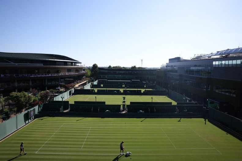 ISTORIJA ISPISANA NA VIMBLDONU Šok na Ostrvu: Grend slem šampion ispao u prvom kolu