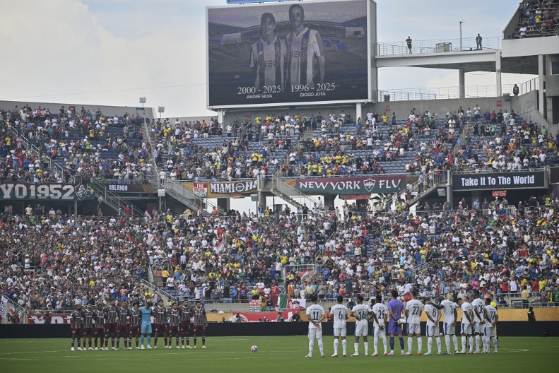 POTRESNE SCENE NA SVETSKOM PRVENSTVU Minut ćutanja za Dioga Žotu, fudbaleri u suzama (VIDEO)