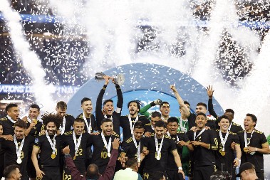 ODBRANILI TROFEJ Meksikanci jači od SAD za 10. trofej Gold kupa