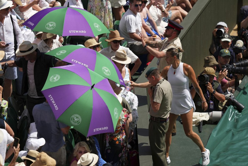 KAKAV GEST SABALENKE Gledaocu pozlilo tokom meča, a onda je prišla Arina