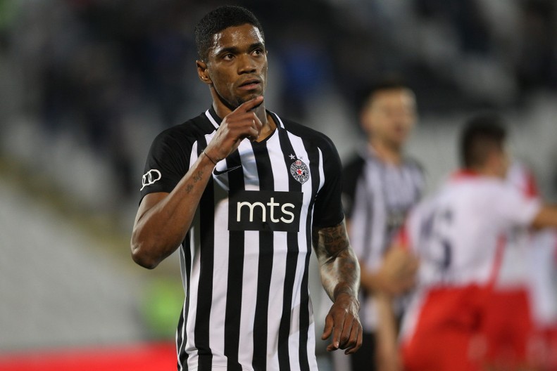 NE KRIJE DA BI VOLEO DA SE VRATI Miljenik "grobara" se "nudi" Partizanu