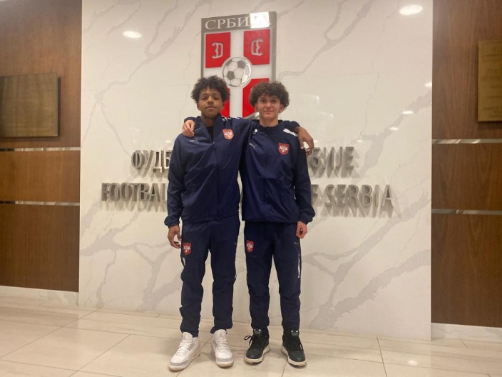 VERUJU U SRBINA Arsenal potpisao profesionalni ugovor sa "orlićem"