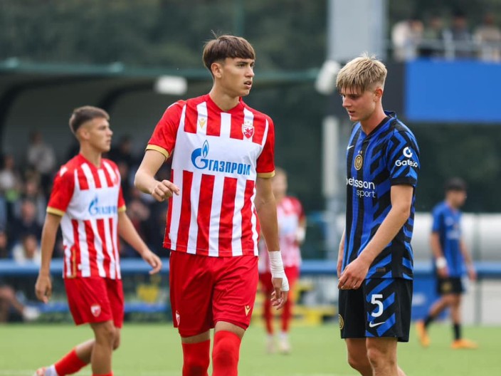 ZANIMLJIV POTEZ ZVEZDE Napadač promenio broj iz neverovatnog razloga