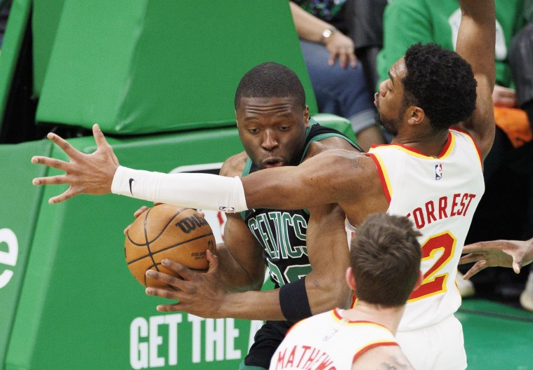 NOVOPEČENI EVROLIGAŠ DOVEO CENTRA Dubai "ukrao" veliku želju Crvene zvezde