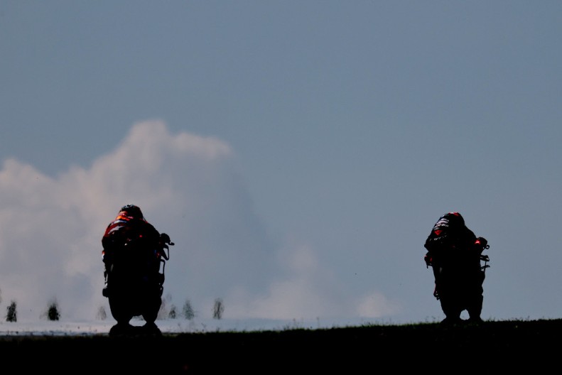 JEZIVA TRAGEDIJA Poginuo mladi motociklista (17): Sportski svet u šoku