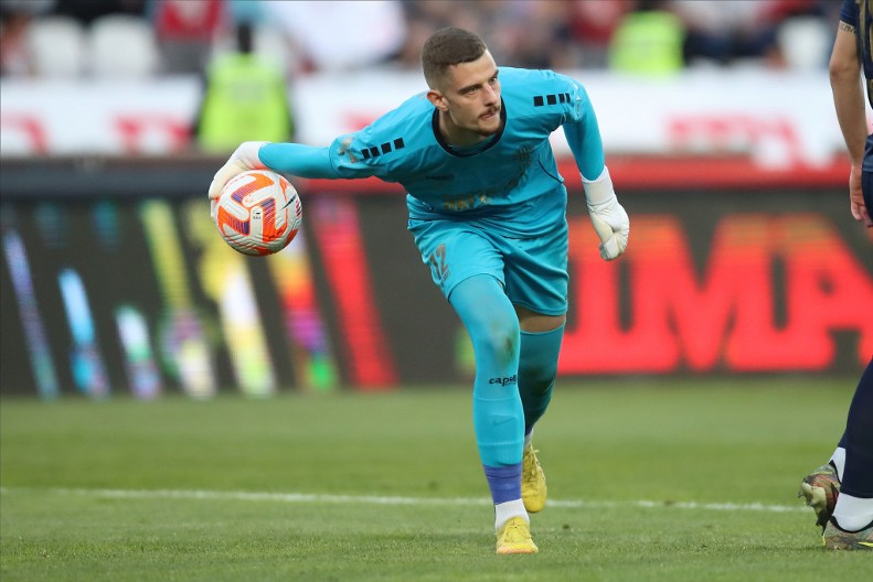 ZVEZDU ČEKA ZARADA Murinjo dovodi golmana iz Superlige