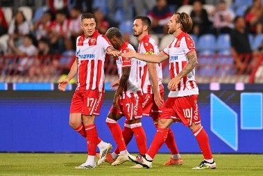 CRVENO-BELO VEČE SA MIRISOM EVROPE Zvezda petardirala Gibraltarce po notama Kataija i Ivanića i osigurala jesen u grupnoj fazi, Arnautović debitovao