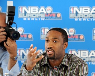 HAOS U AMERICI Opasno vređao Jokića, sad je uhapšen i čeka ga duga robija