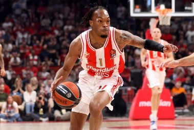 IGRA KOŠARKU ŽIVOTA U Zvezdi bio težak promašaj, a sada je ubacio 44 poena i napada titulu