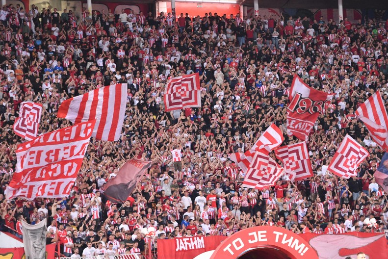 EMOTIVNA PRIČA KOJA ĆE DIRNUTI SVAKOG NAVIJAČA ZVEZDE Čuveni ekonom srpskog šampiona govorio o ljubavi prema crveno-beloj boji, koju je preneo i na sina, njegove reči kidaju dušu