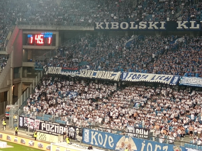 CRVENO-BELI SE ZAHVALILI NA POLJSKOM Zvezda objavila fotografiju navijača Leha i sve oduševila porukom