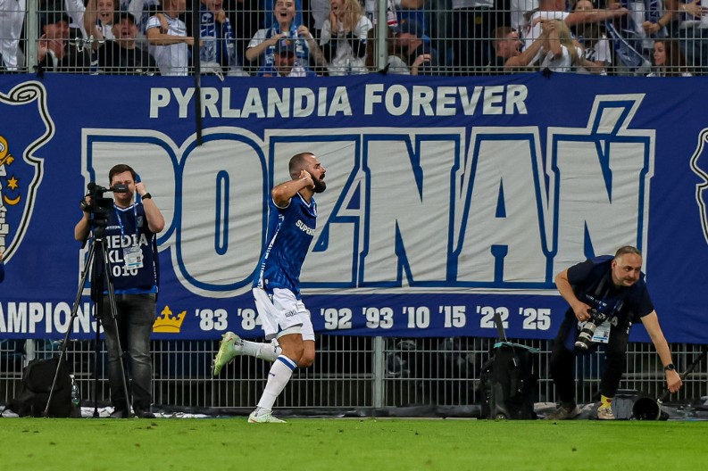 ŠTA JE TRAŽIO, TO JE I DOBIO Crveno-beli isprozivali navijača iz Poljske: Zvezdina reakcija izazvala haos na mrežama