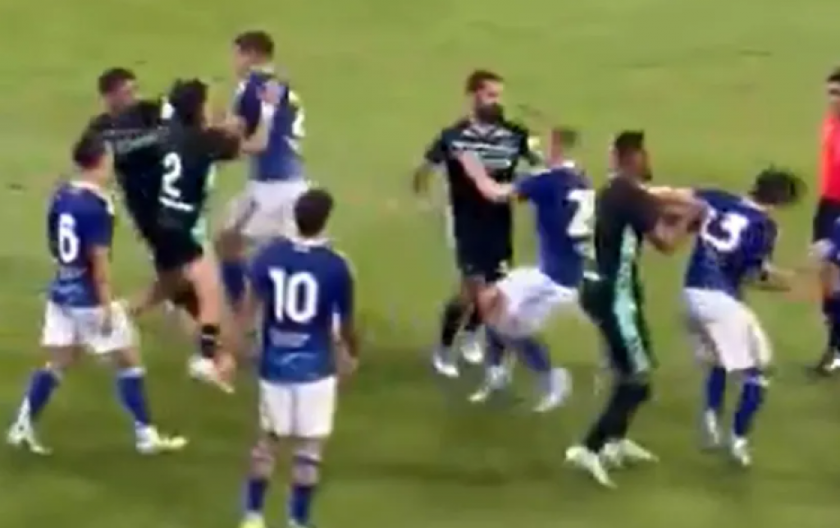 NEZAPAMĆENE SCENE Ovo je sve samo ne prijateljski meč: Na sve strane udarci, sevale pesnice, totalni haos (VIDEO)