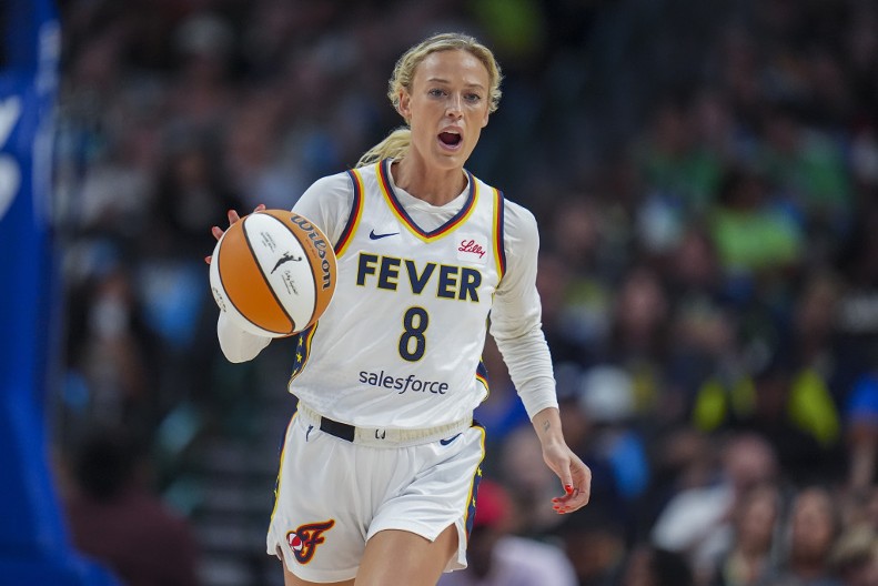 SKANDAL U AMERICI Košarkašica pogođena igračkom za odrasle tokom meča (VIDEO)