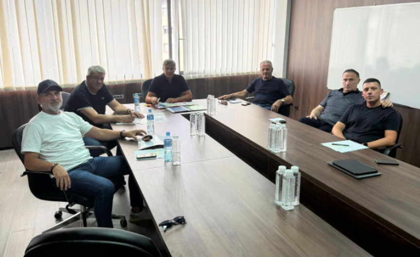 Dragan Stojković Piksi održao sastanak pred Letoniju i Englesku