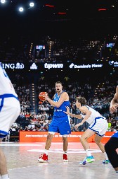 JOŠ NIJE NI POČELO... Rivali se već tresu od Jokića