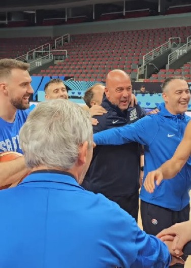 "ORLOVI" DANAS SLAVE ROĐENDAN VAŽNOG ČOVEKA Evo kome je Kari Pešić uputio urnebesnu čestitku (VIDEO)