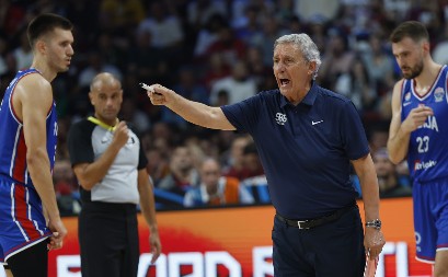 PONOVO HAOS NA KONFERENCIJI PEŠIĆA: Kakva su to pitanja?! Hajde da pričamo o košarci...