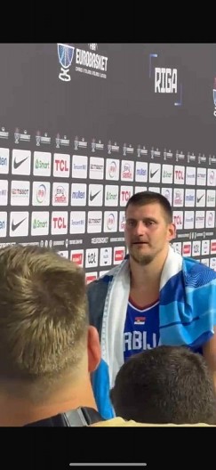 ŠMEKERSKI POTEZ JOKIĆA Srpski novinari čestitali Nikoli na nestvarnoj partiji, usledio ekspresan odgovor (VIDEO)