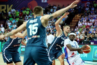 STIGLO OBJAŠNJENJE ZA SRAMAN POTEZ Ovako je Francisko objasnio zašto je razbesneo Dončića i Slovence