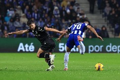 PUČE BOMBA NA "MARAKANI" Zvezda dovodi Portugalca