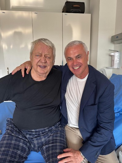 CRVENA ZVEZDA JE VELIKA PORODICA Zvezdan Terzić posetio legendu kluba u bolnici (FOTO)