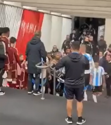 MESI U CENTRU HAOSA Umalo tuča igrača Argentine i Venecuele, jedva izbegnut opšti skandal (VIDEO)
