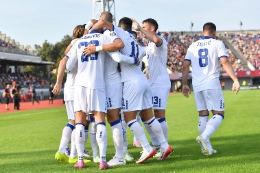 "ORLOVI" SPREMNI ZA ENGLESKU Srbija slavila u Rigi i osvojila važna tri boda