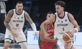 NEMCI SE MUČILI, A ONDA... Autsajder se držao protiv svetskih šampiona, pa doživeo debakl