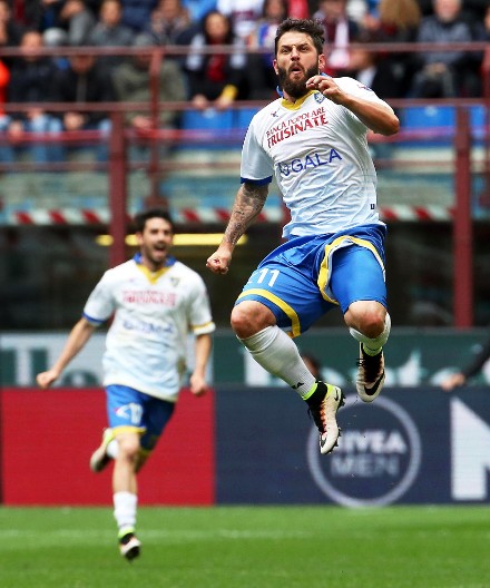 KAŠIKA U MEDU Anonimni nemački fudbaler na naslovnim stranama zahvaljujući atraktivnoj supruzi